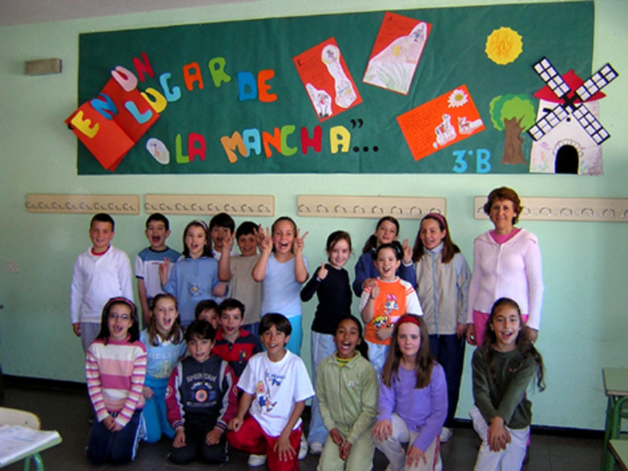 Desde el colegio Santos Nios de Alcala de Henares le enviamos un mural para su publicacin. Saludos,  Eloina Larios Martnez