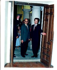 Apertura de las puertas e inauguración de la Exposición.